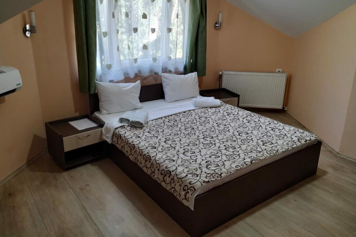 Restoran Filipovic Hotel Nova Varoš Buitenkant foto