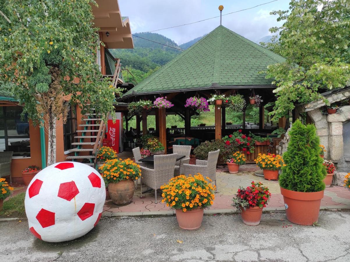 Restoran Filipovic Hotel Nova Varoš Buitenkant foto