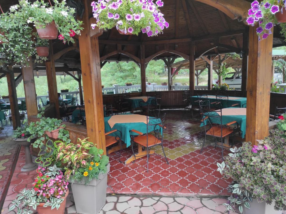 Restoran Filipovic Hotel Nova Varoš Buitenkant foto