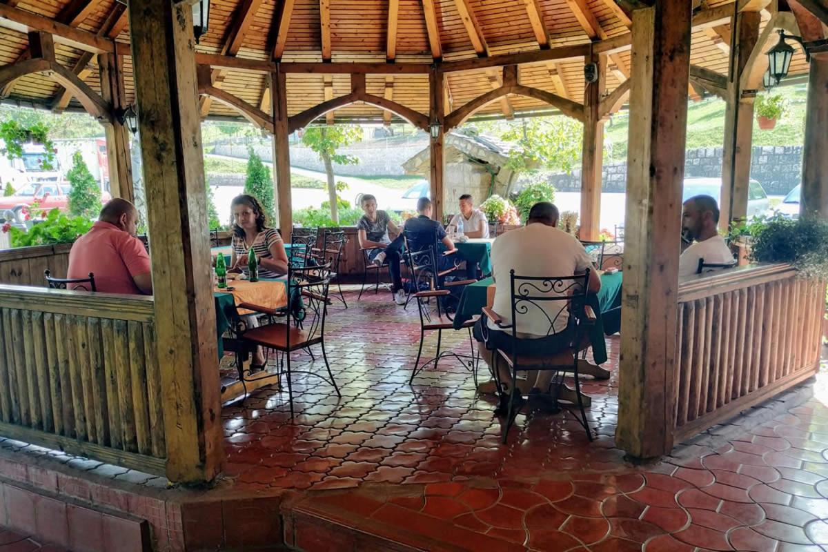 Restoran Filipovic Hotel Nova Varoš Buitenkant foto