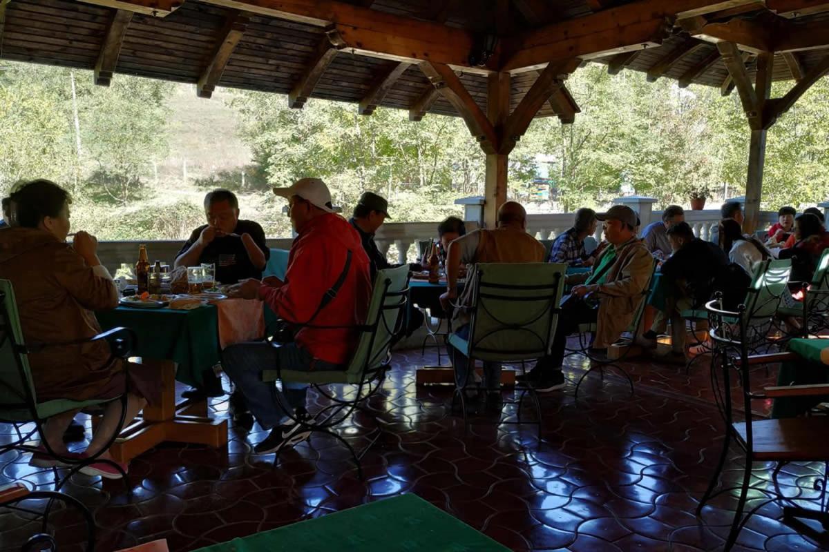 Restoran Filipovic Hotel Nova Varoš Buitenkant foto