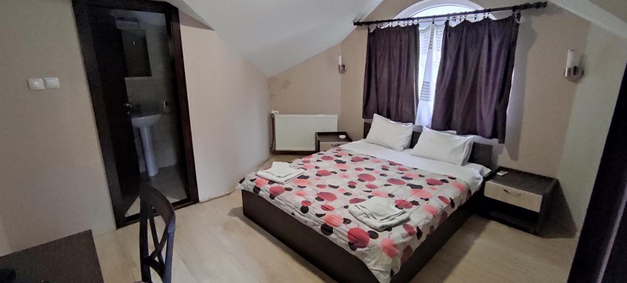Restoran Filipovic Hotel Nova Varoš Buitenkant foto