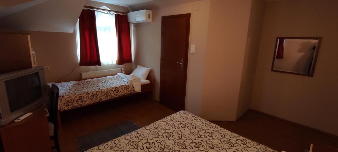 Restoran Filipovic Hotel Nova Varoš Buitenkant foto