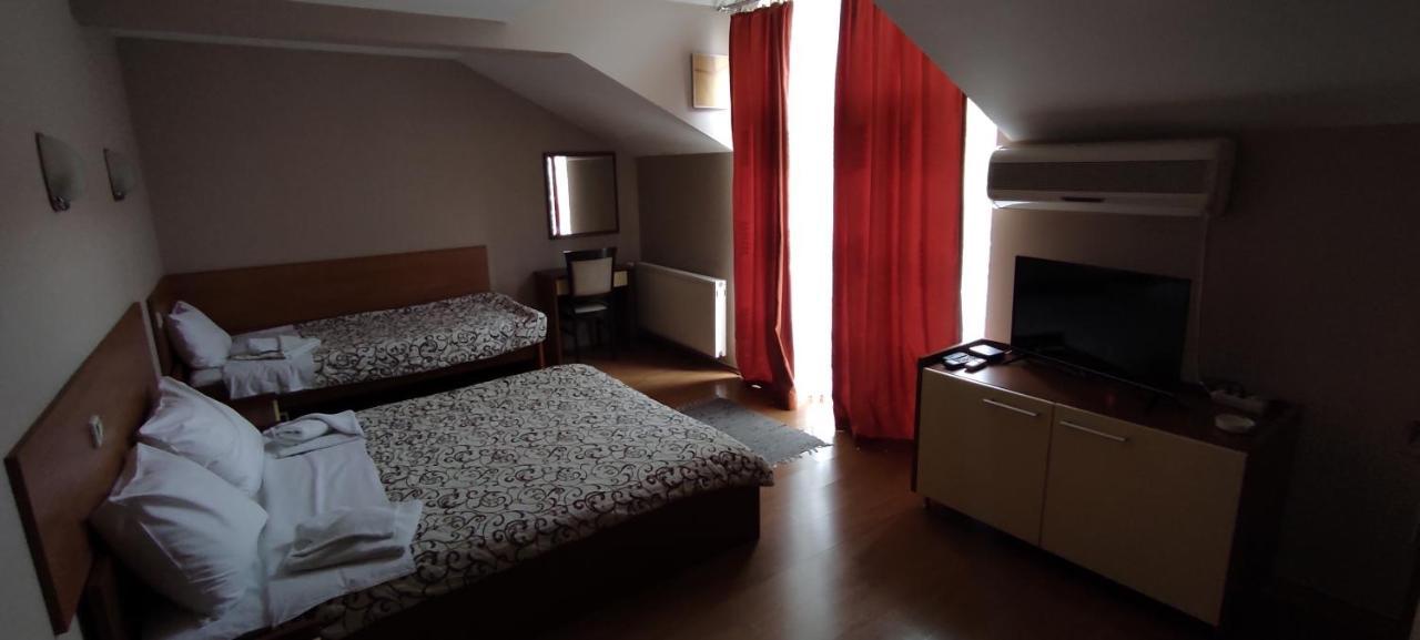 Restoran Filipovic Hotel Nova Varoš Buitenkant foto
