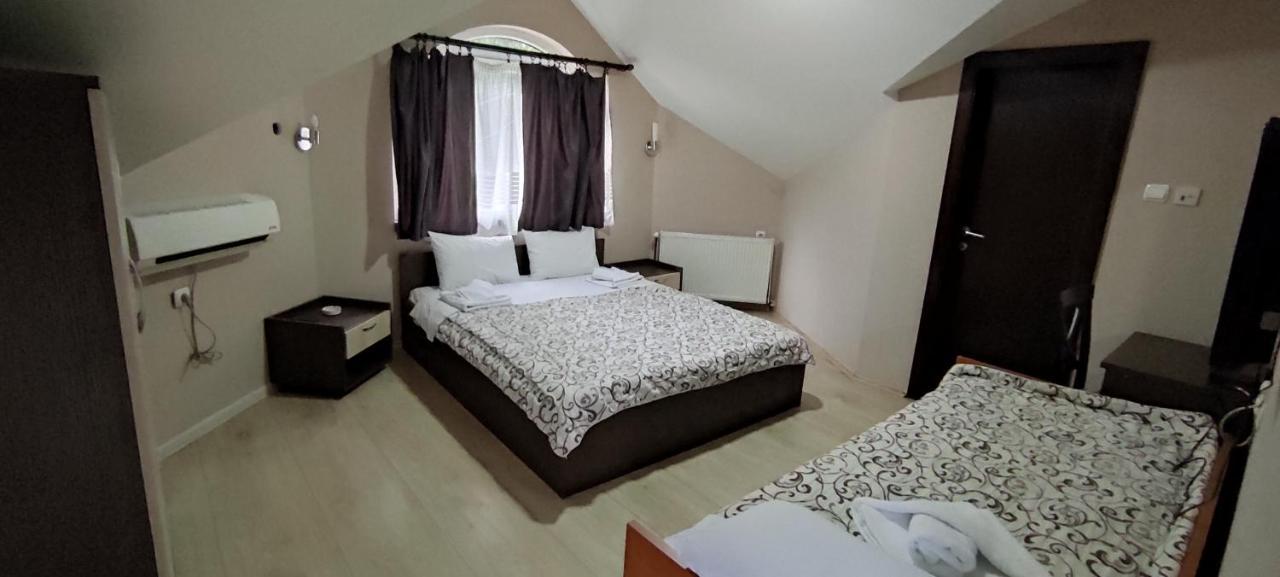 Restoran Filipovic Hotel Nova Varoš Buitenkant foto